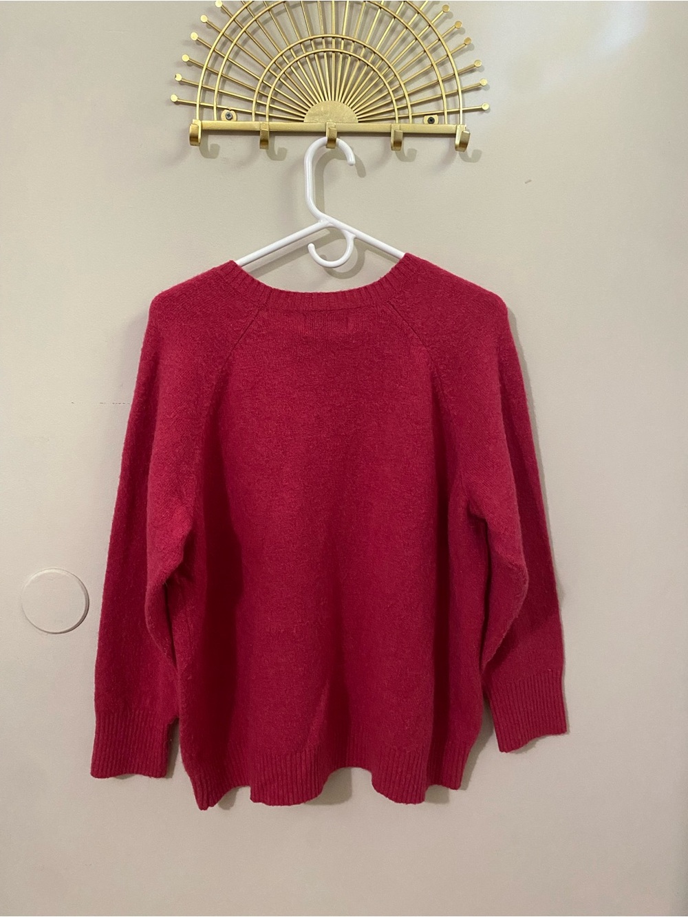 Old Navy Women’s Pink Crewneck Sweater - Picture 2 of 3